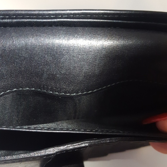 Pre-loved authentic Gucci Wallet - Picture 8 of 8